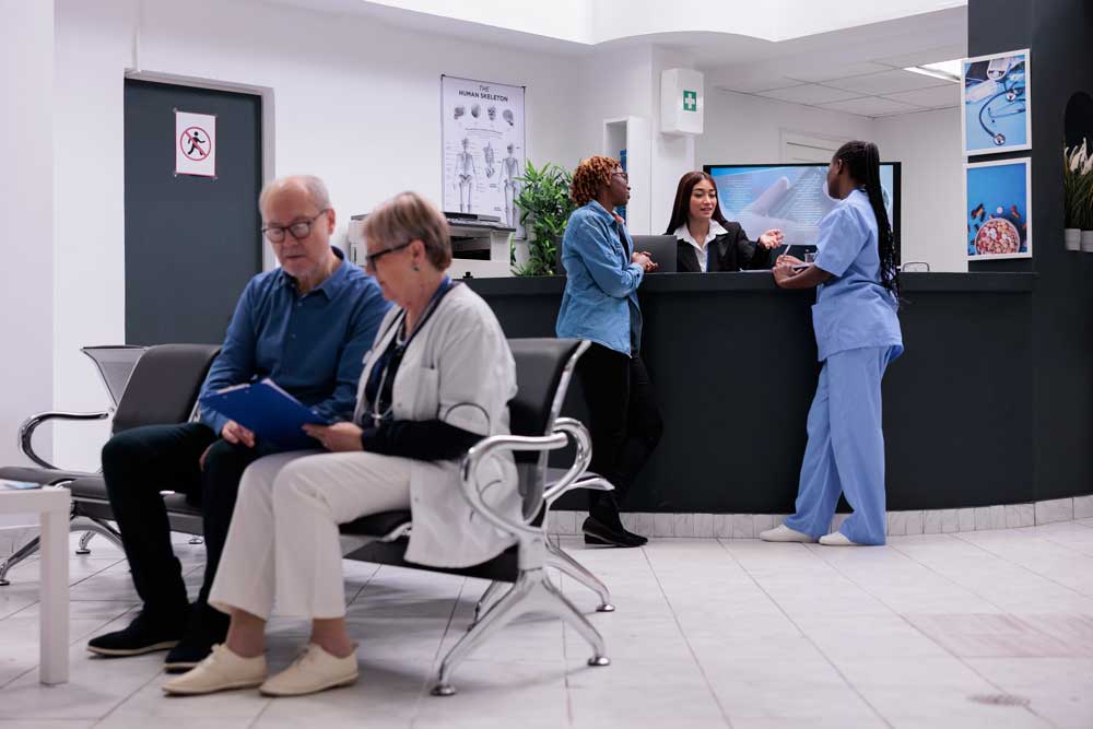 écran animé dans une salle d'attente